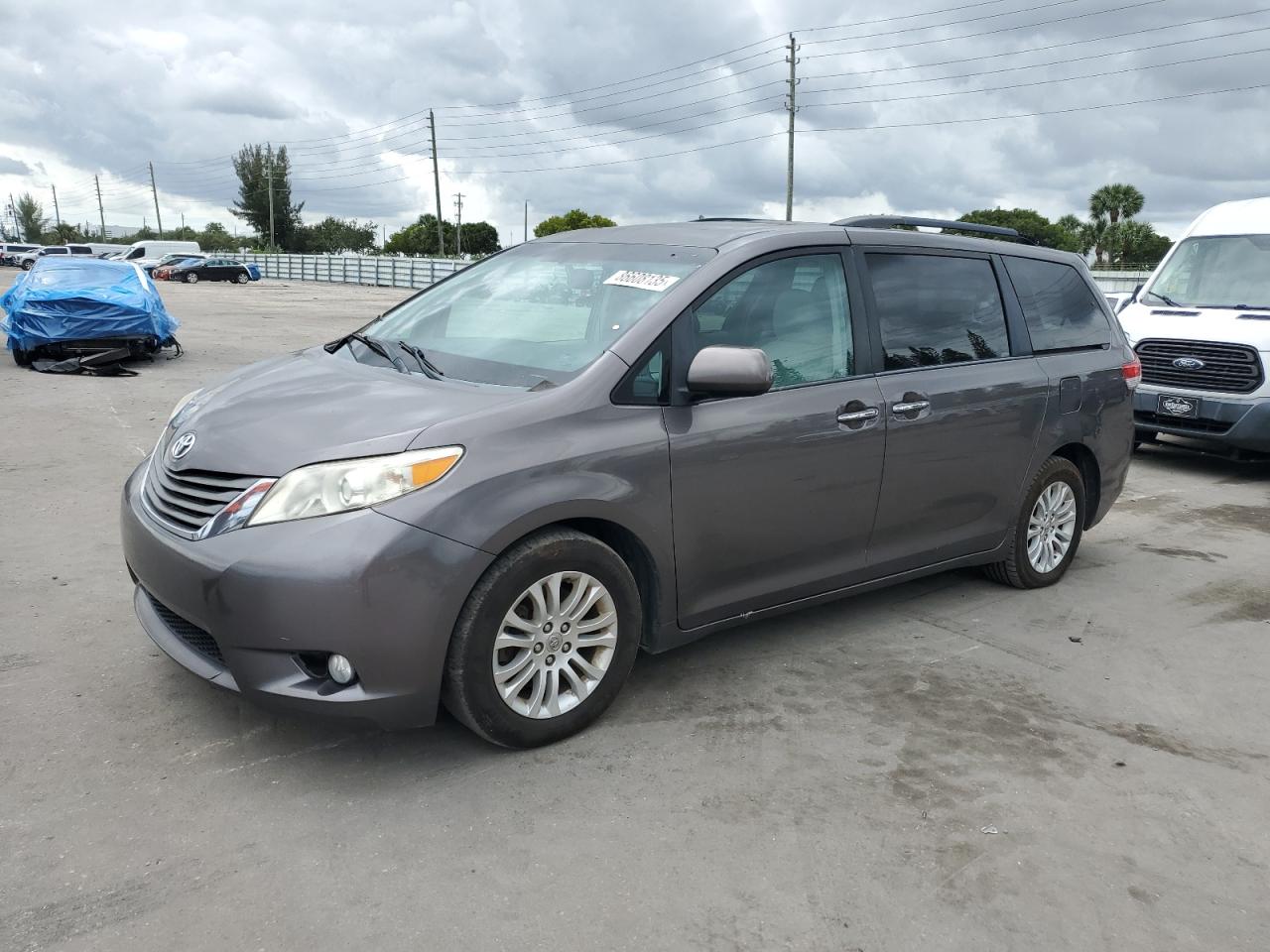 Toyota Sienna Xle Image 1