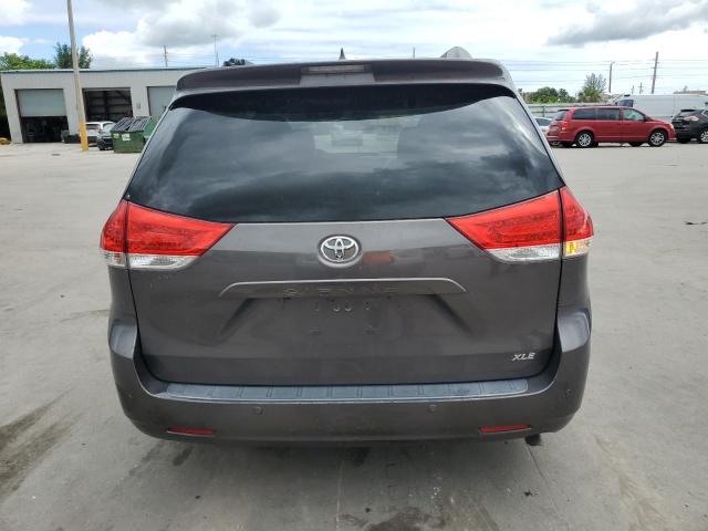 Toyota Sienna Xle Image 9