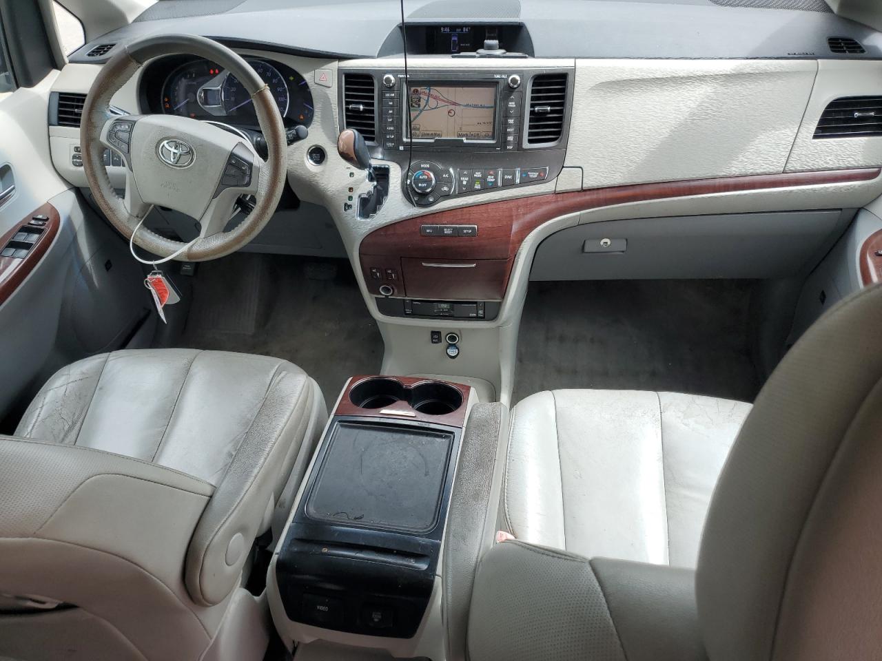 Toyota Sienna Xle Image 4