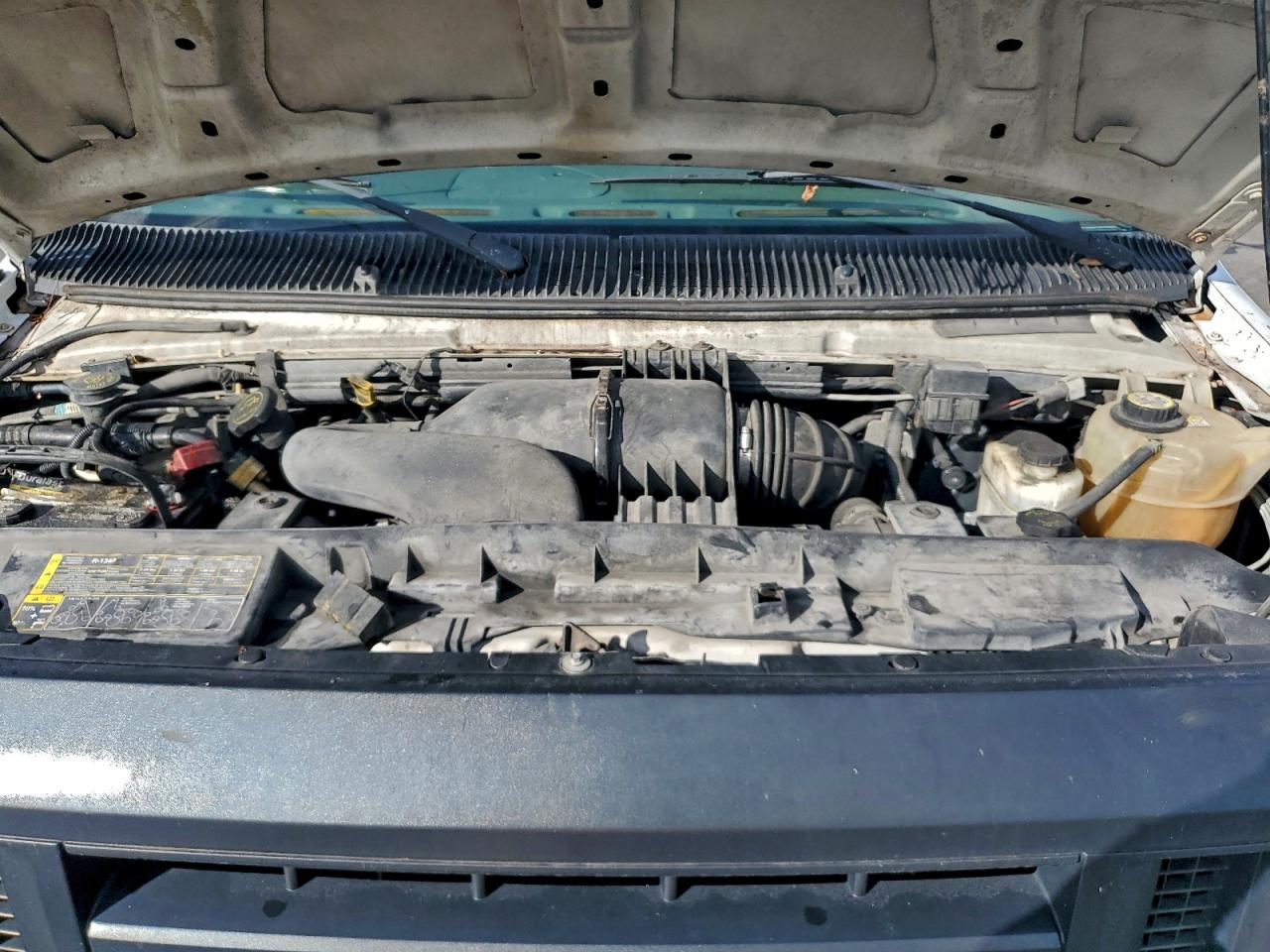 Ford Econoline E250 Van Image 10