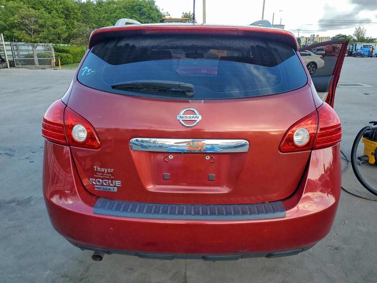 Nissan Rogue S Image 3
