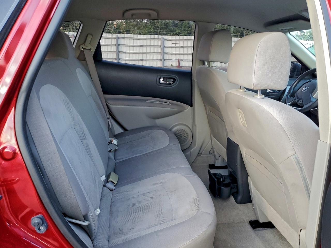 Nissan Rogue S Image 12