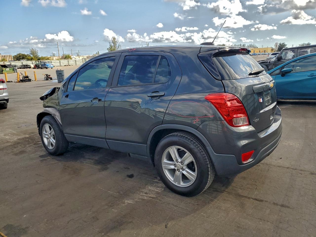Chevrolet Trax Ls Image 10