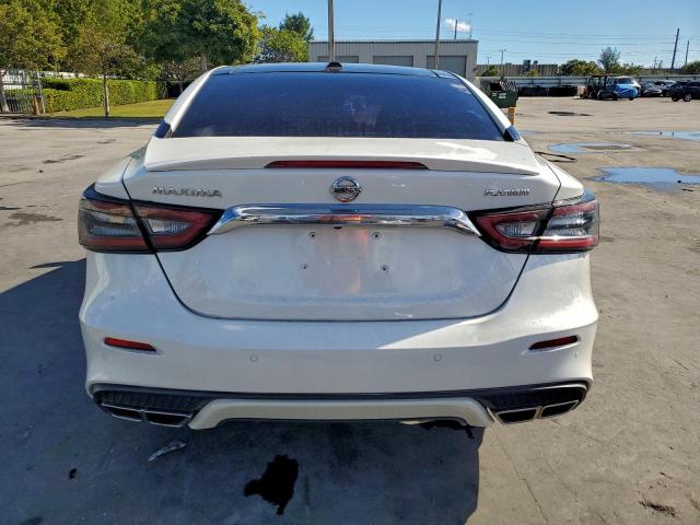 Nissan Maxima Platinum Image 9