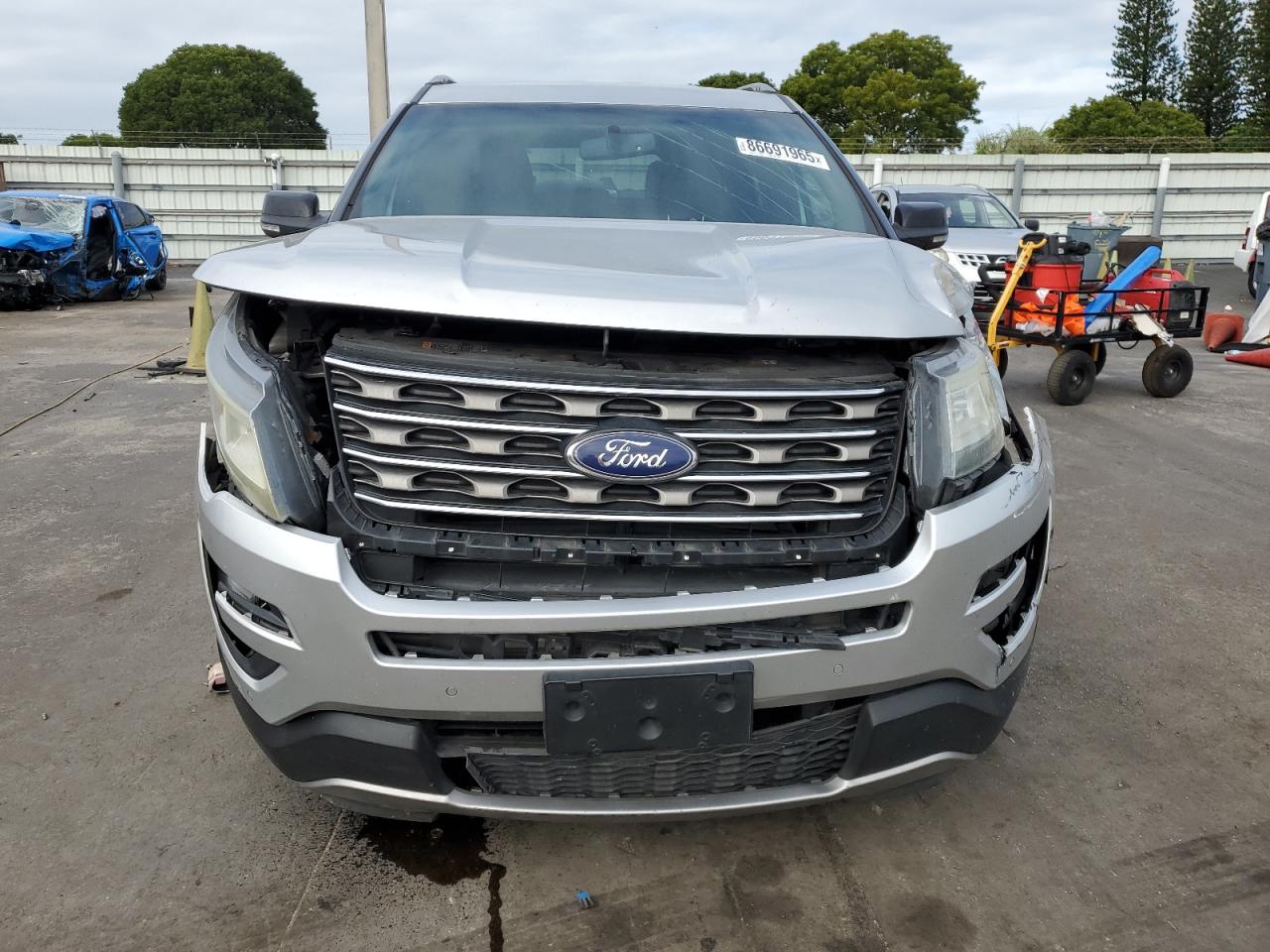 Ford Explorer Xlt Image 3