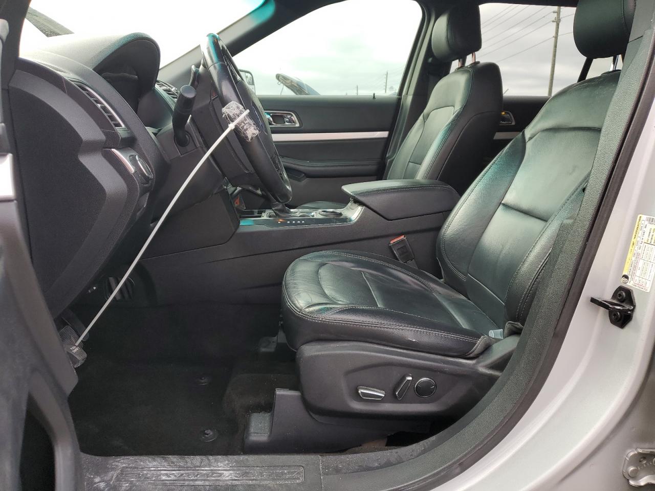 Ford Explorer Xlt Image 8