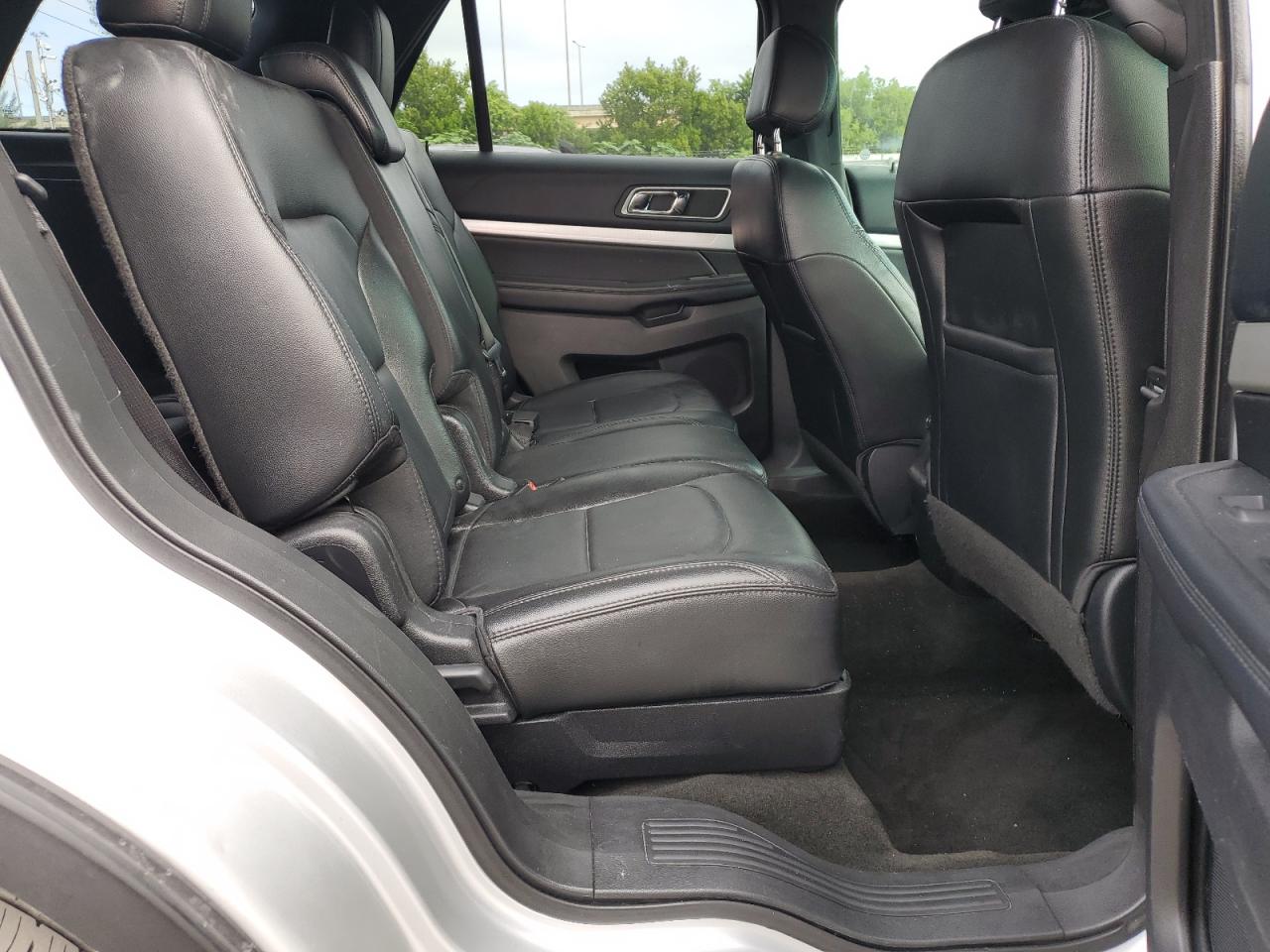 Ford Explorer Xlt Image 7