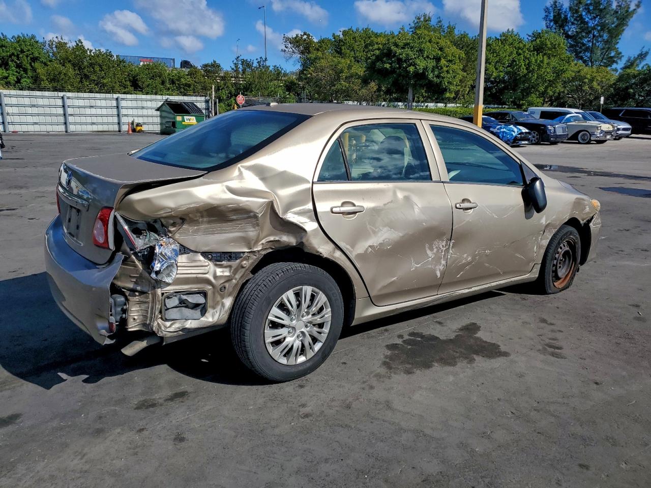 Toyota Corolla Base Image 11