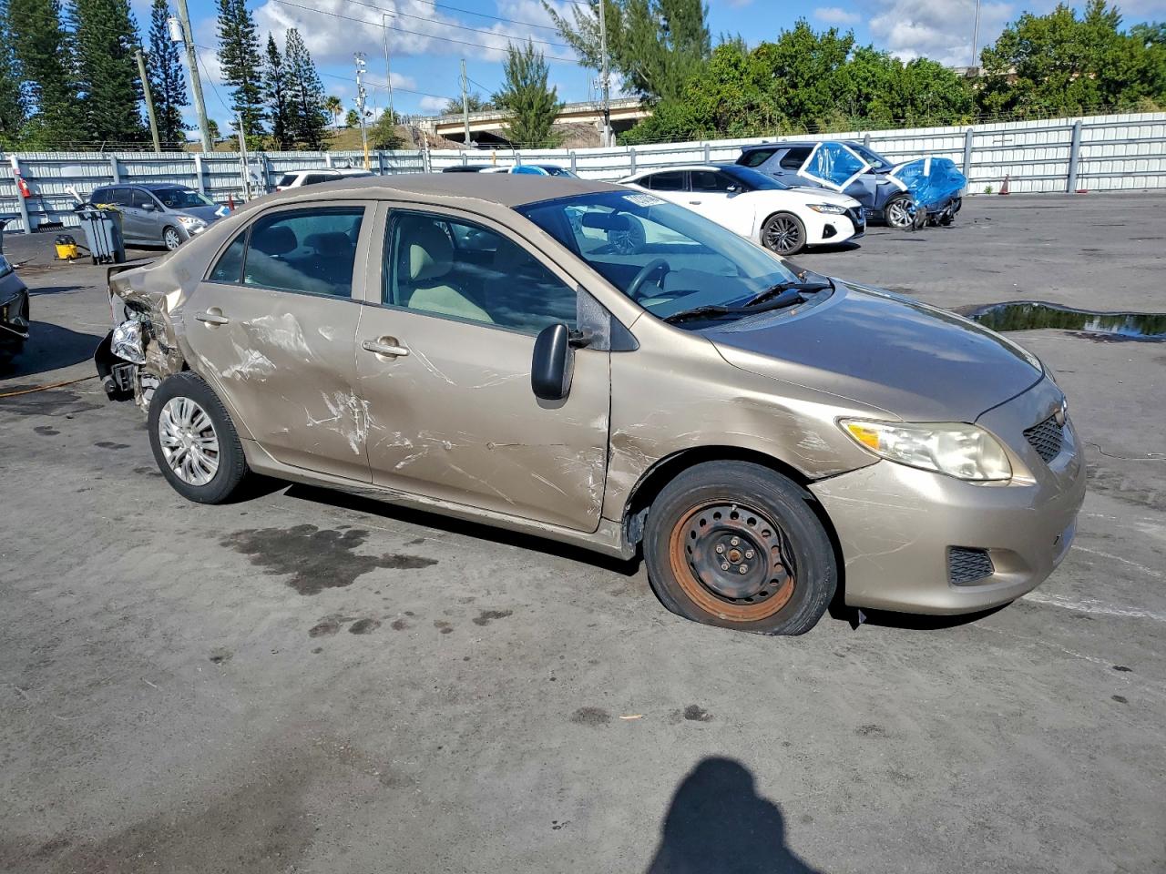 Toyota Corolla Base Image 2