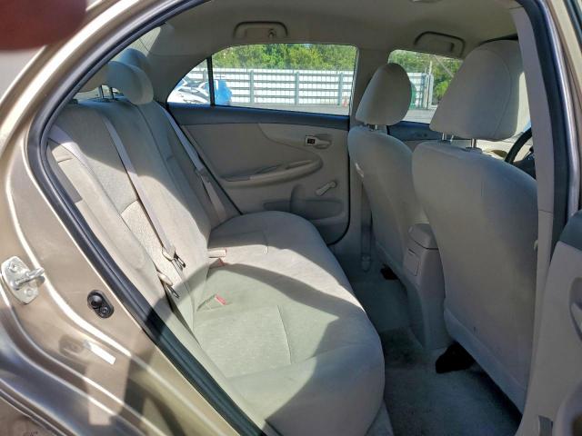 Toyota Corolla Base Image 6