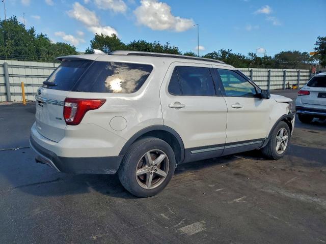 Ford Explorer Xlt Image 2