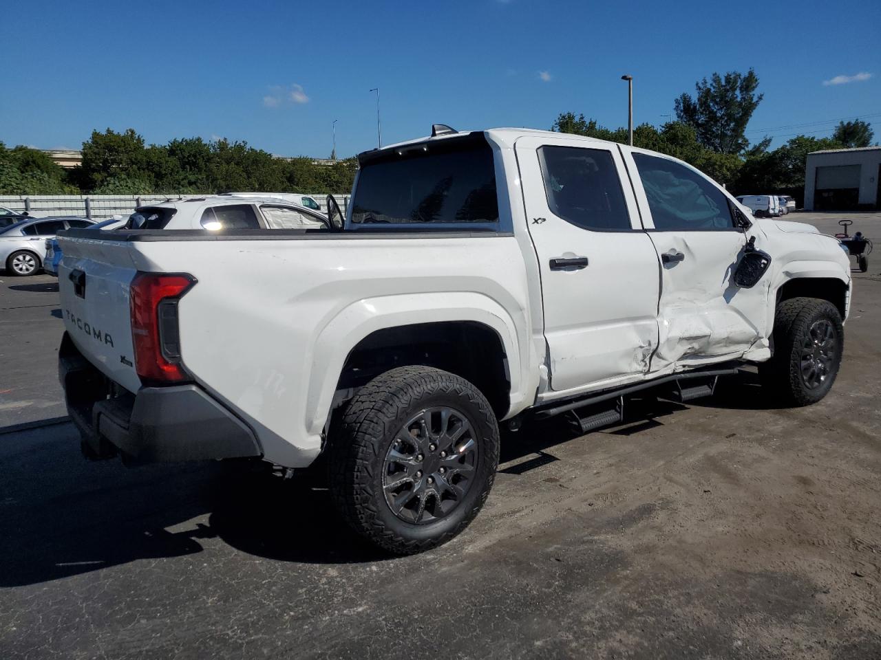 Toyota Tacoma Double Cab Image 12