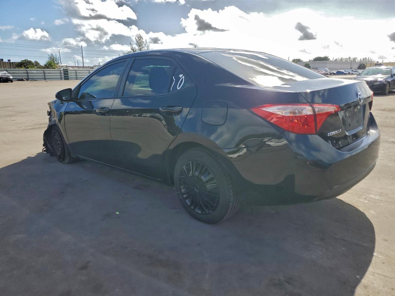 Toyota Corolla L Image 9