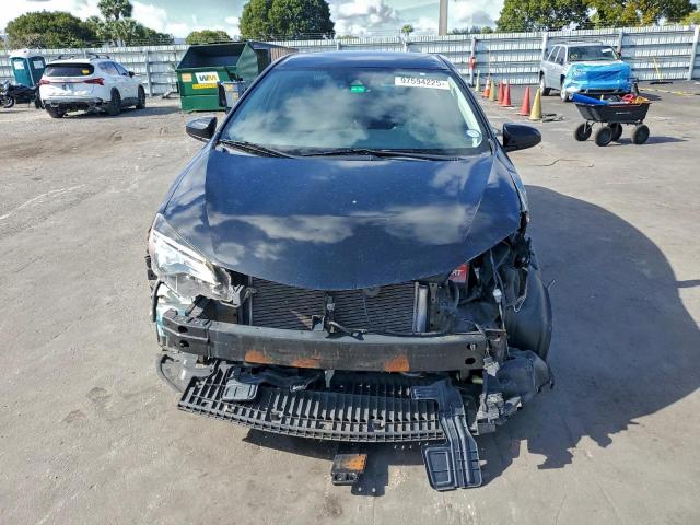 Toyota Corolla L Image 11