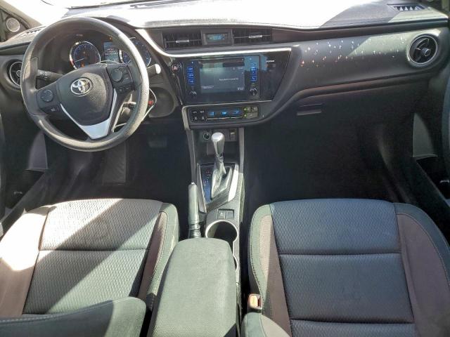 Toyota Corolla L Image 10