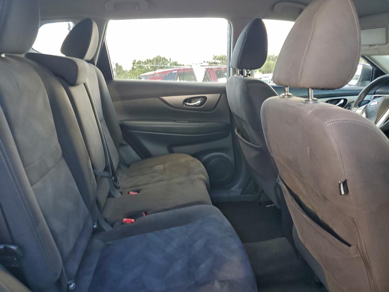 Nissan Rogue S Image 2