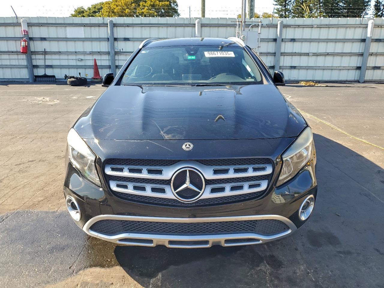 Mercedes-Benz GLA 250 Image 2