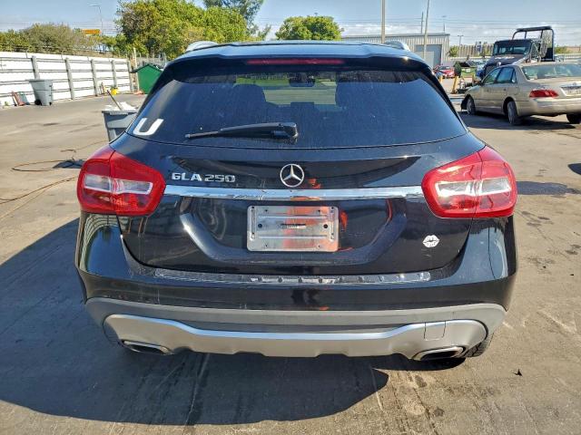 Mercedes-Benz GLA 250 Image 6