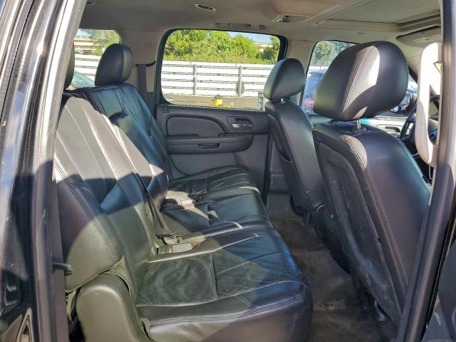 Chevrolet Suburban K1500 Lt Image 11